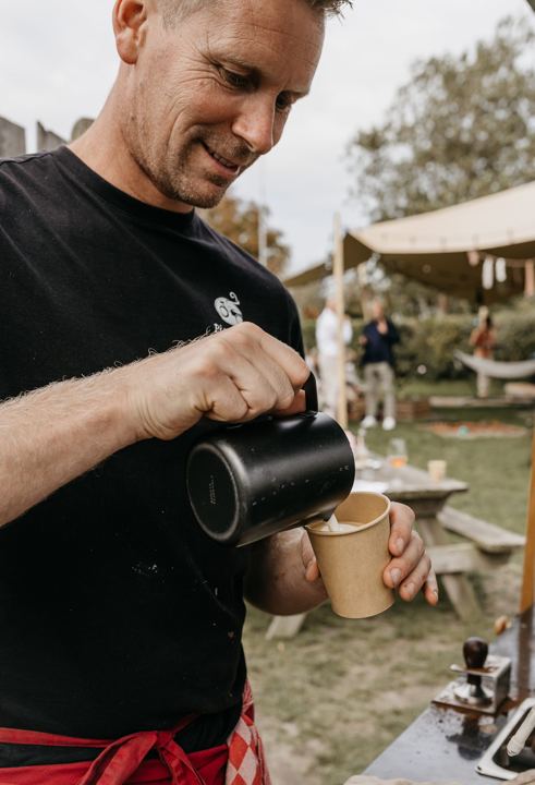 Koffiefiets in actie