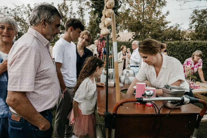 Sfeerbeeld van een feest met de Koffiefiets